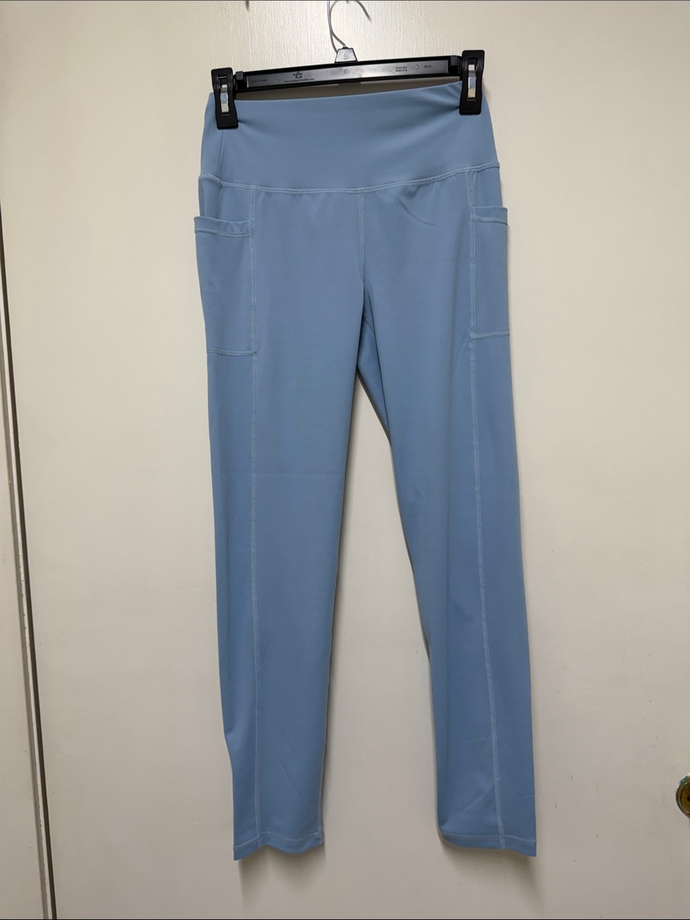 High-Waist Light Blue Pocket Leggings with pockets